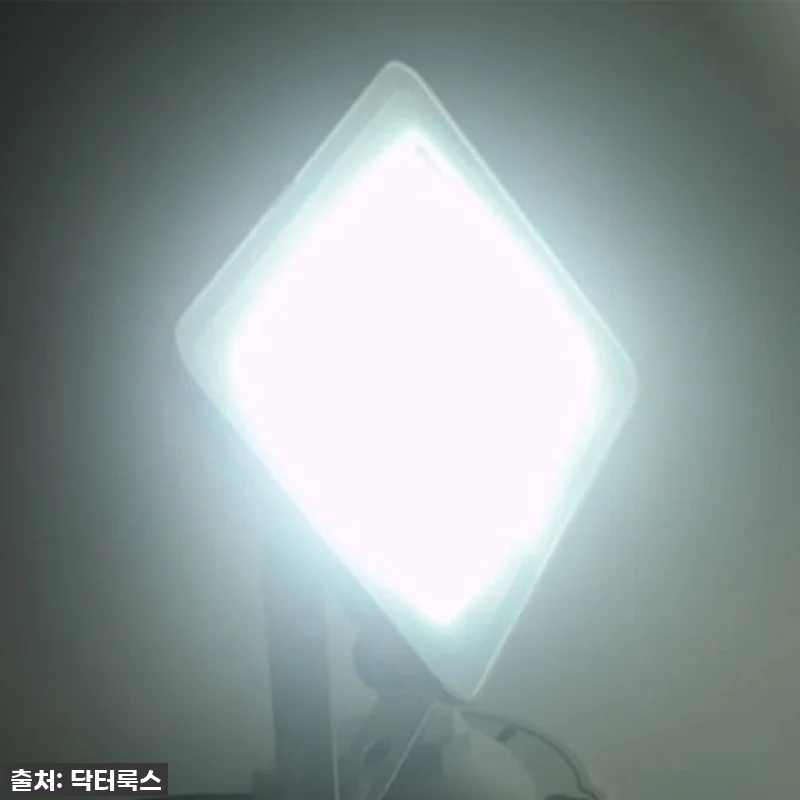 어두운 밤을 환하게! LED 투광기 관련 이미지 2