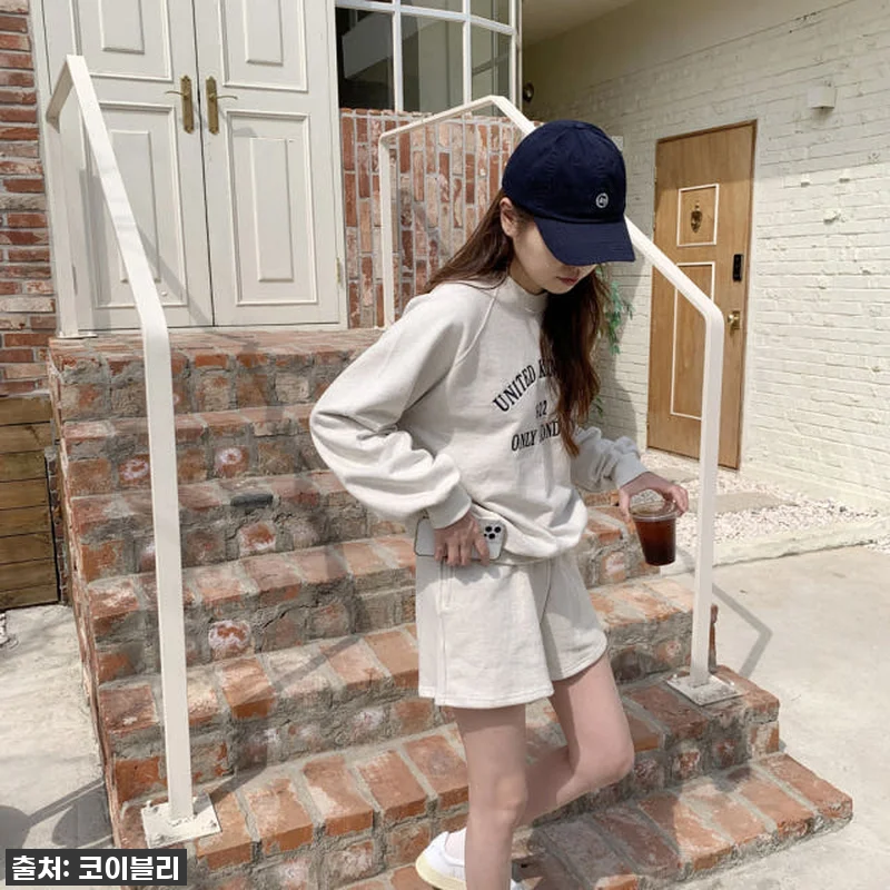 요즘 날씨 필수템! 런던 여성 트레이 관련 이미지 4