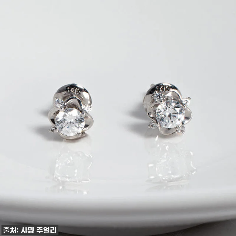 찐후기: 3부 다이아 연꽃 귀걸이, 영롱함에 두 번 반한 내 돈 내 산! 이 가격 실화인가요? 12 찐후기: 3부 다이아 연꽃 귀걸이, 관련 이미지 4