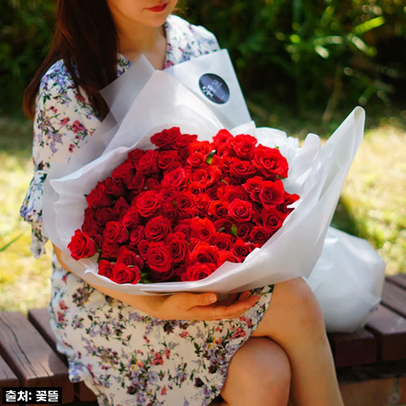 졸업식, 프로포즈, 생일 선물로 딱! 특별한 날을 빛내줄 100송이 장미꽃다발 후기