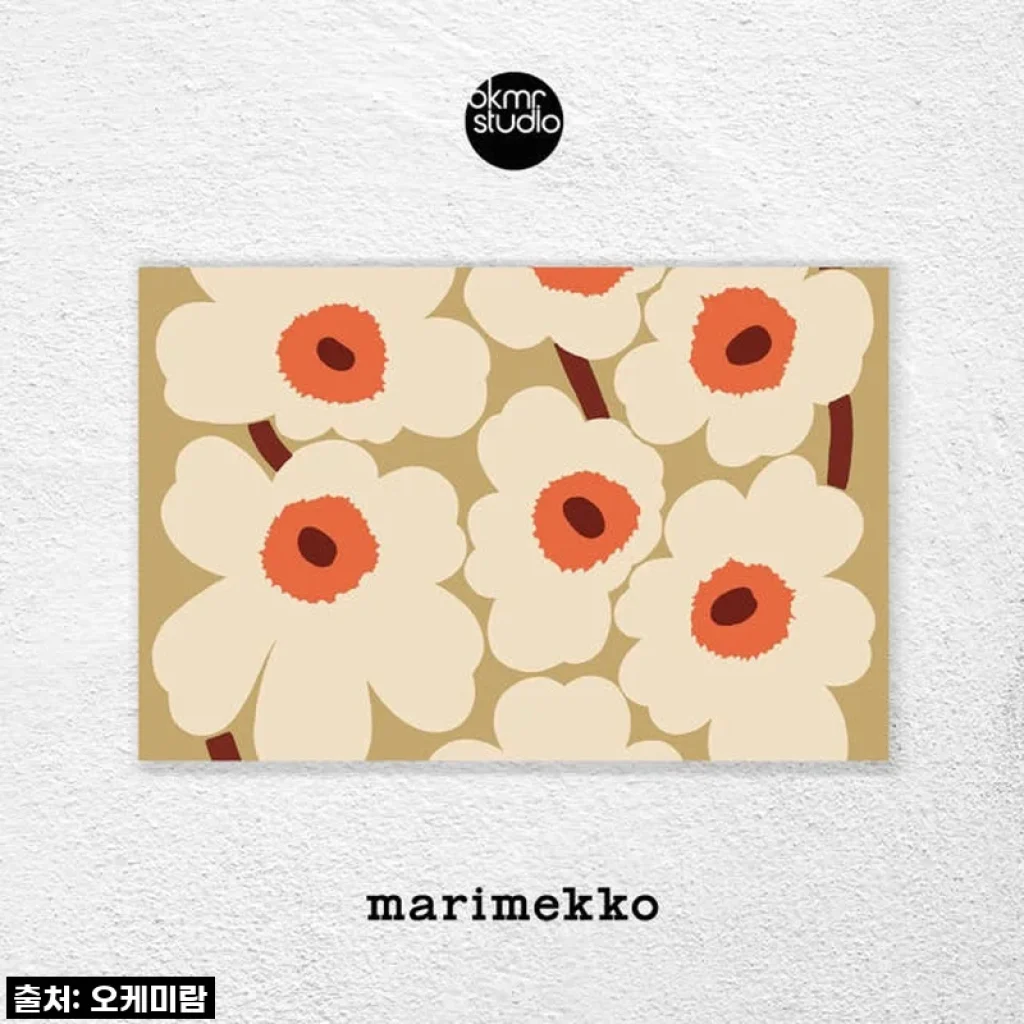 우리 집 거실, 마리메꼬 우니꼬 베이지카키오렌지 캔버스 대형 액자로 화사하게 변신!