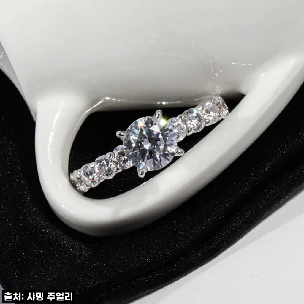 1캐럿 다이아몬드, 내 손안의 영원한 약속: GIA 랩그로운 4프롱 레이 반지 후기