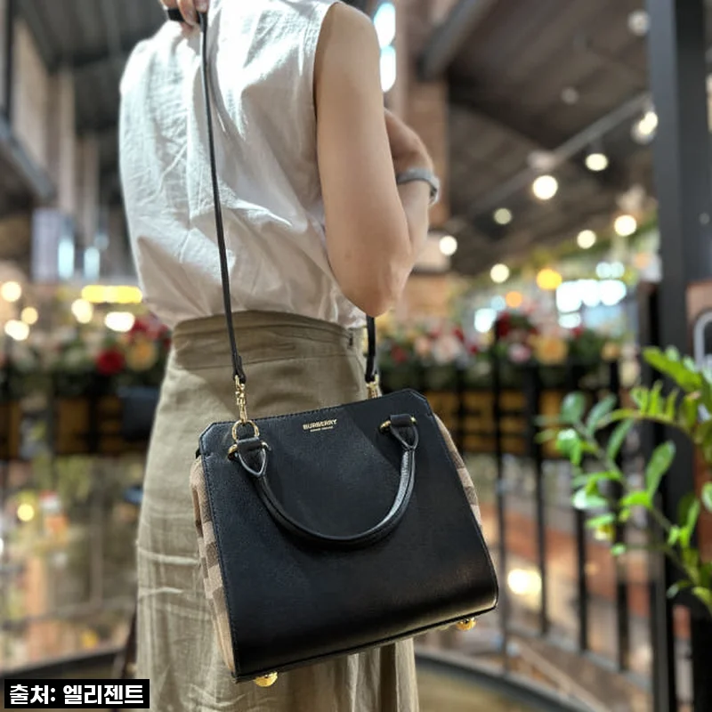 클래식에 사랑스러움 한 스푼, 버버리 반웰 하우스체크 미니 토트백 직접 써보니!