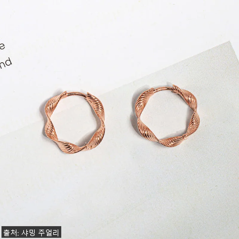 14K 웨이비 물결 꼬임 링 원터치 귀걸이 사용후기 - 데일리로 딱 좋은 세련된 아이템 18 14K 웨이비 물결 꼬임 링 원터치 관련 이미지 7