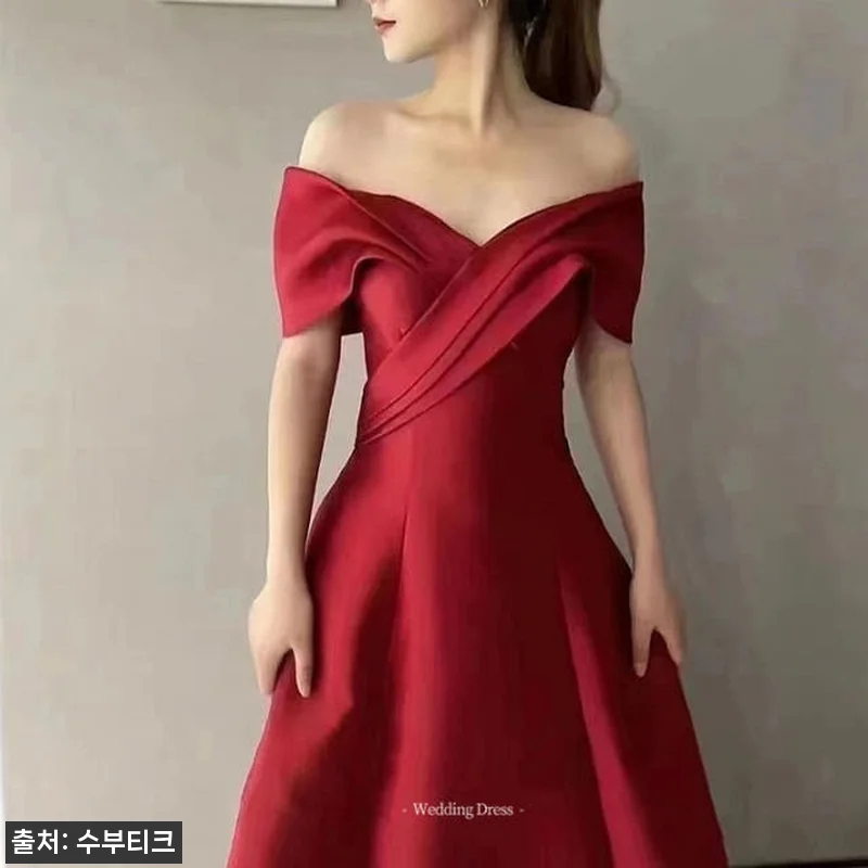 새틴 튜브탑 오프숄더 스몰웨딩 레드드 관련 이미지 1