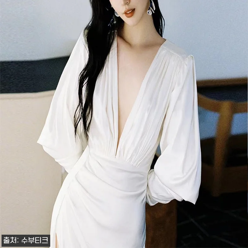 새틴 긴팔 딥브이넥 웨딩촬영 드레스 관련 이미지 2