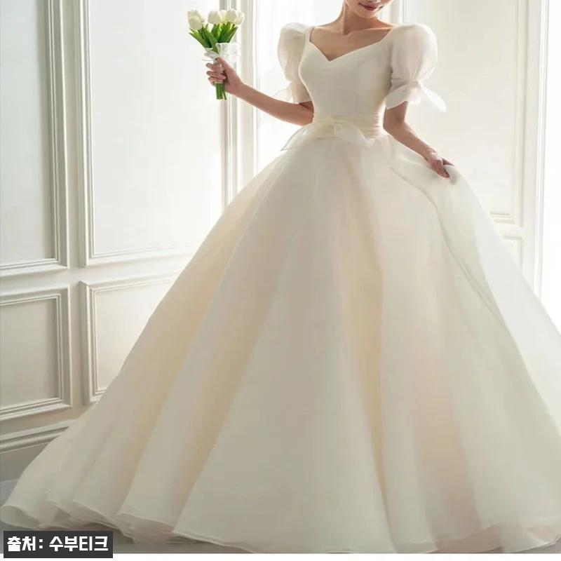 벨라인 새틴 본식 웨딩드레스 사용후기: 직접 입어본 솔직한 경험담 10 벨라인 새틴 본식 웨딩드레스 사용후기 관련 이미지 2