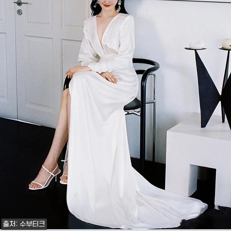 새틴 긴팔 딥브이넥 웨딩촬영 드레스 관련 이미지 5