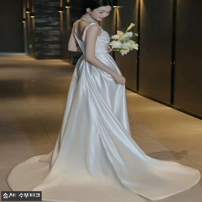 예뻐서 숨이 멎는 줄, 새틴 민소매 관련 이미지 6