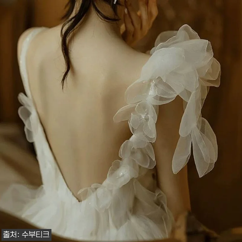 잔잔한 감성의 민소매 나시 셀프웨딩드 관련 이미지 6
